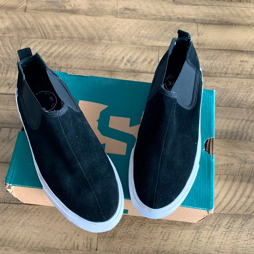 State Footwear Felton Black Suede Slip Ons size 9 - Picture 2 of 10